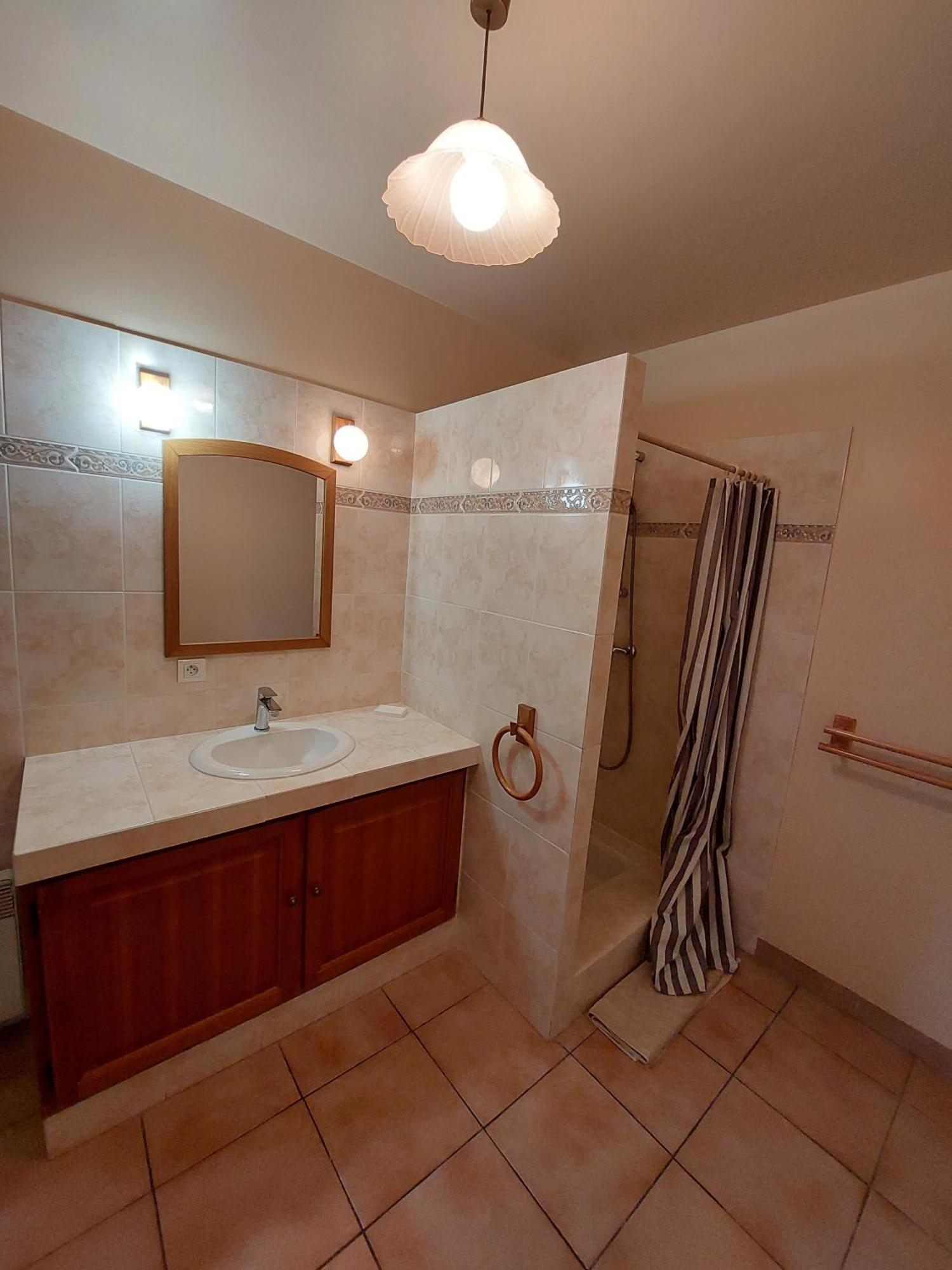 Mas Fontclaire - Sommieres Apartment ภายนอก รูปภาพ